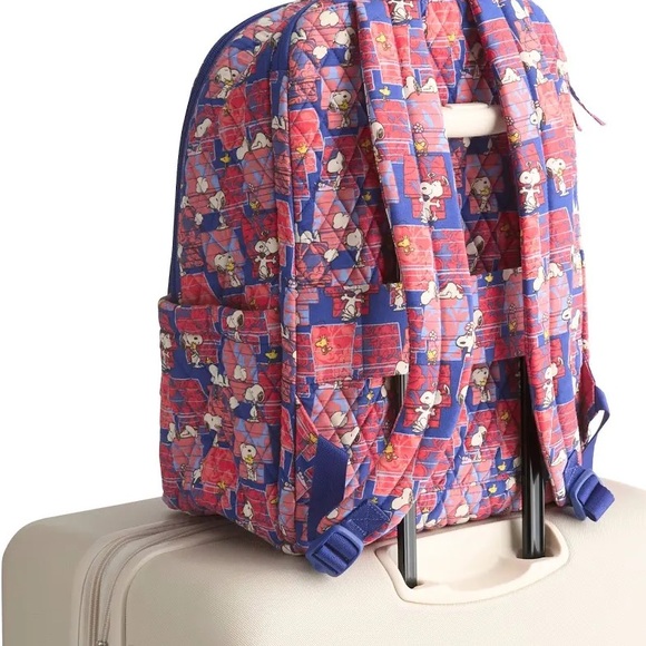 💐 NWT Vera Bradley Peanuts Outlet Essential Large Backpack Snoopy’s House - Picture 4 of 4